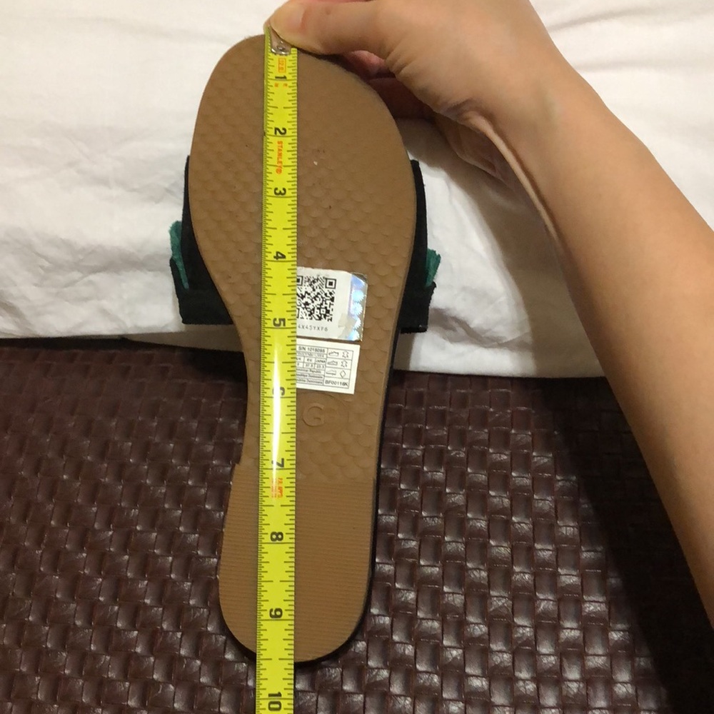 NWT Ugg sandals - Picture 6 of 7